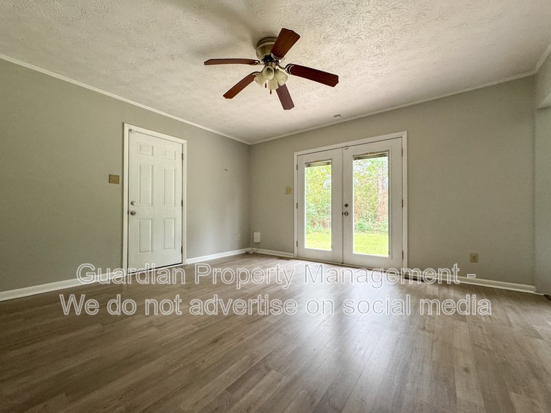 Charming 3 Bed 2 Bath Brick Ranch property image