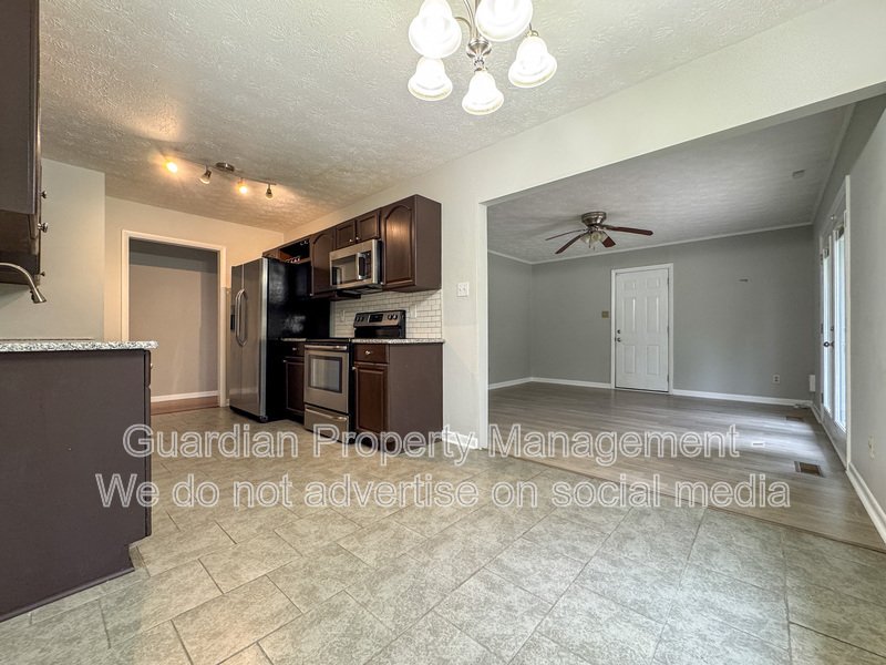 Charming 3 Bed 2 Bath Brick Ranch property image