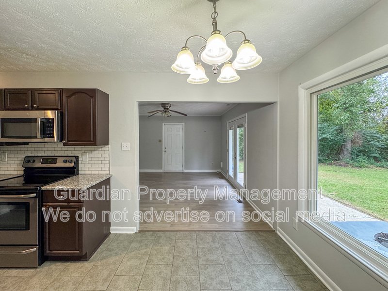 Charming 3 Bed 2 Bath Brick Ranch property image