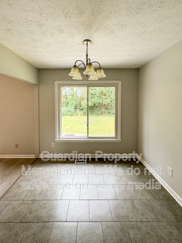 Charming 3 Bed 2 Bath Brick Ranch property image