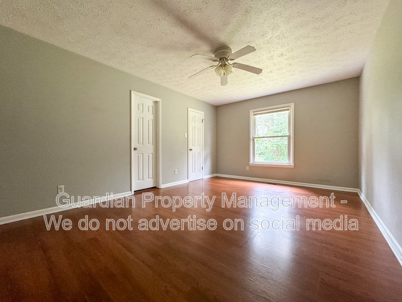 Charming 3 Bed 2 Bath Brick Ranch property image