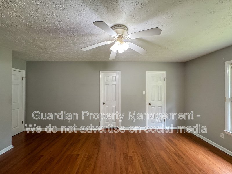 Charming 3 Bed 2 Bath Brick Ranch property image