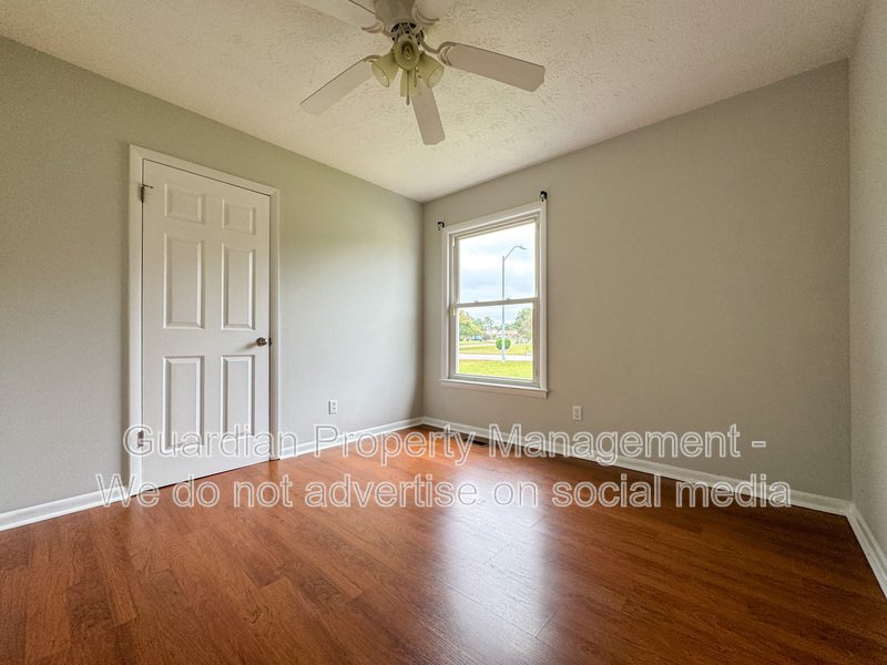 Charming 3 Bed 2 Bath Brick Ranch property image