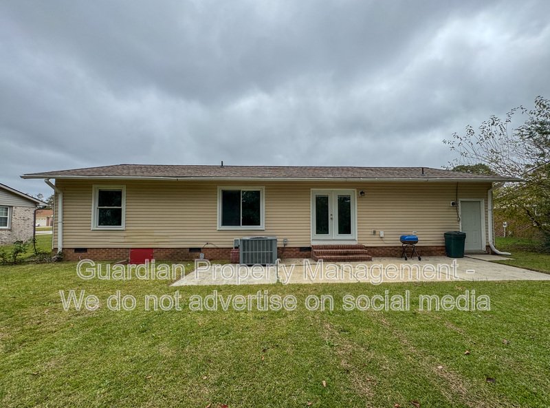 Charming 3 Bed 2 Bath Brick Ranch property image