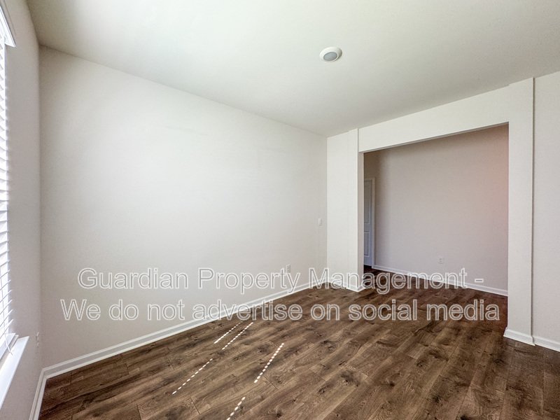 4 Bed 2.5 Bath Home with Flex Spaces property image