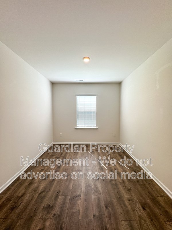 4 Bed 2.5 Bath Home with Flex Spaces property image