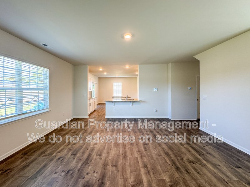 4 Bed 2.5 Bath Home with Flex Spaces property image