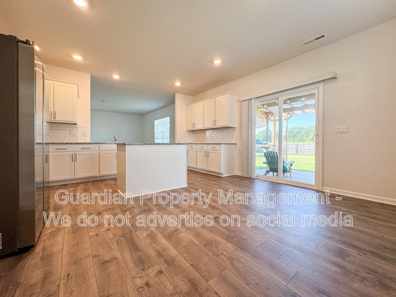 4 Bed 2.5 Bath Home with Flex Spaces property image