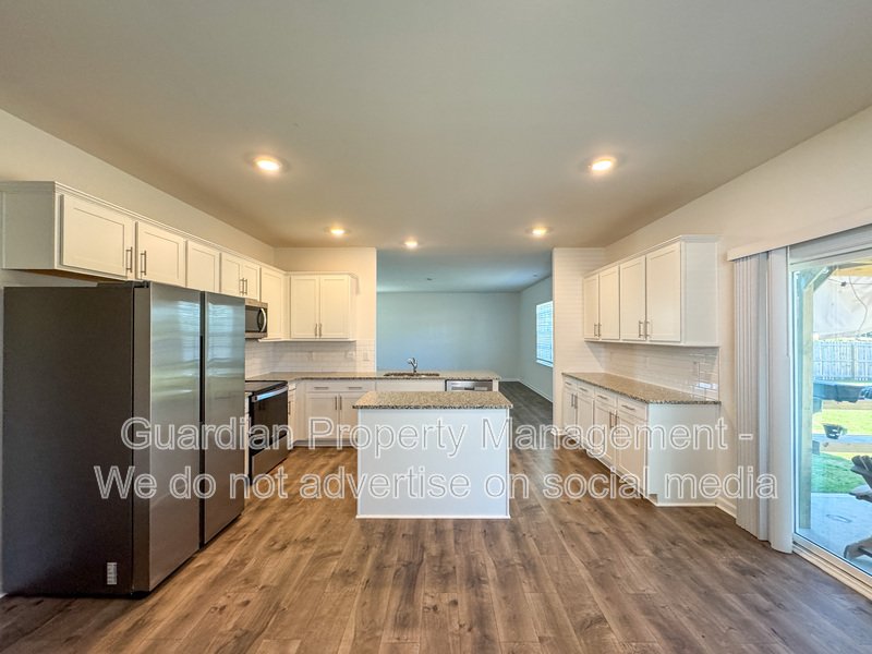 4 Bed 2.5 Bath Home with Flex Spaces property image