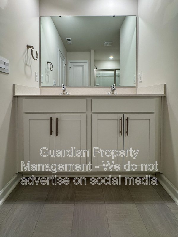 4 Bed 2.5 Bath Home with Flex Spaces property image