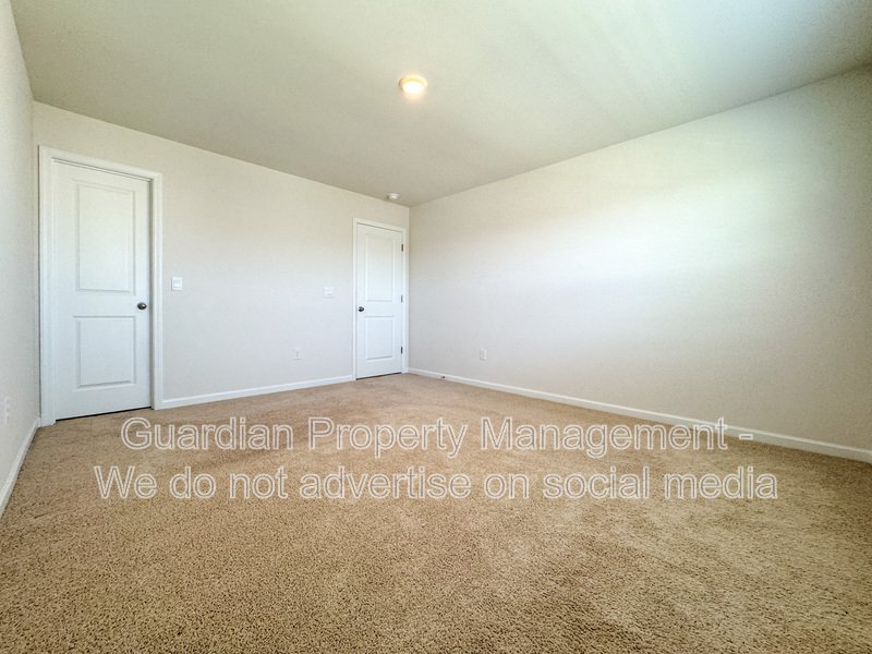 4 Bed 2.5 Bath Home with Flex Spaces property image