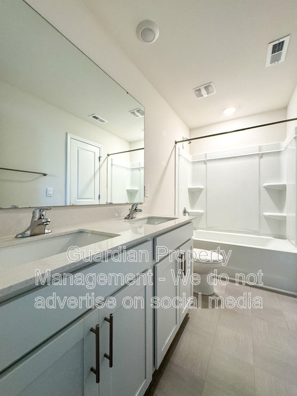 4 Bed 2.5 Bath Home with Flex Spaces property image