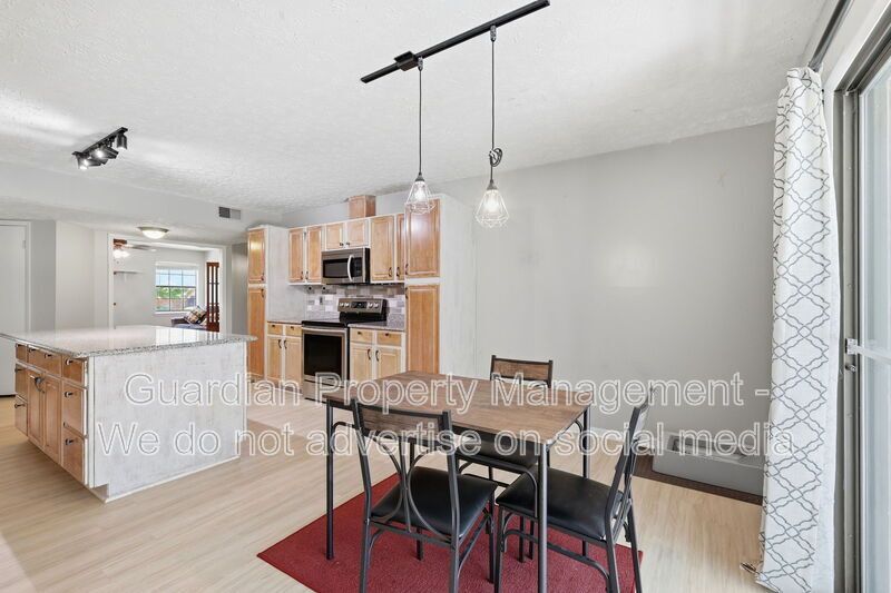 3 Bed 2 Bath Home with Flex Spaces property image