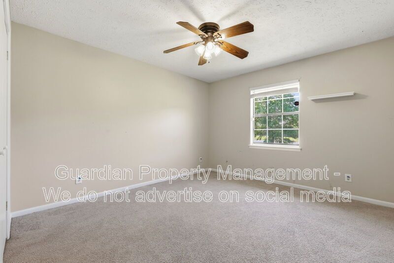 3 Bed 2 Bath Home with Flex Spaces property image