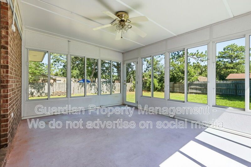 3 Bed 2 Bath Home with Flex Spaces property image