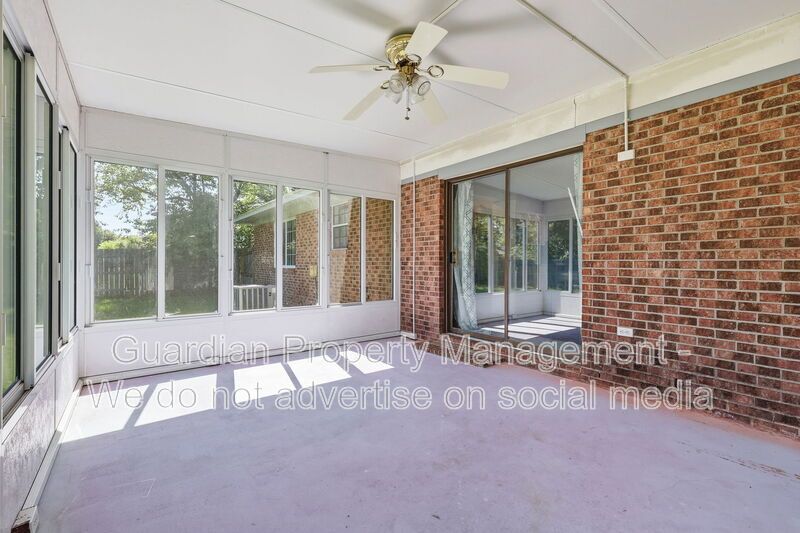 3 Bed 2 Bath Home with Flex Spaces property image