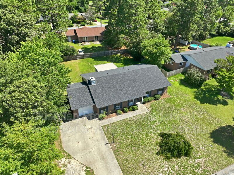 3 Bed 2 Bath Home with Flex Spaces property image