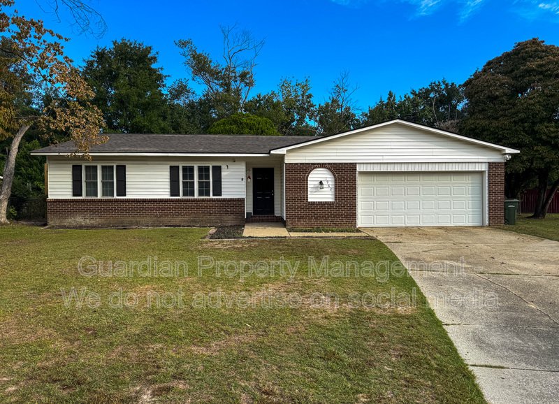 Spacious 3 Bed 2 Bath Ranch with Fenced Yard property image