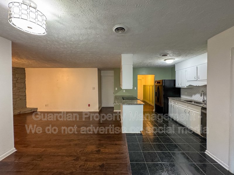 Spacious 3 Bed 2 Bath Ranch with Fenced Yard property image