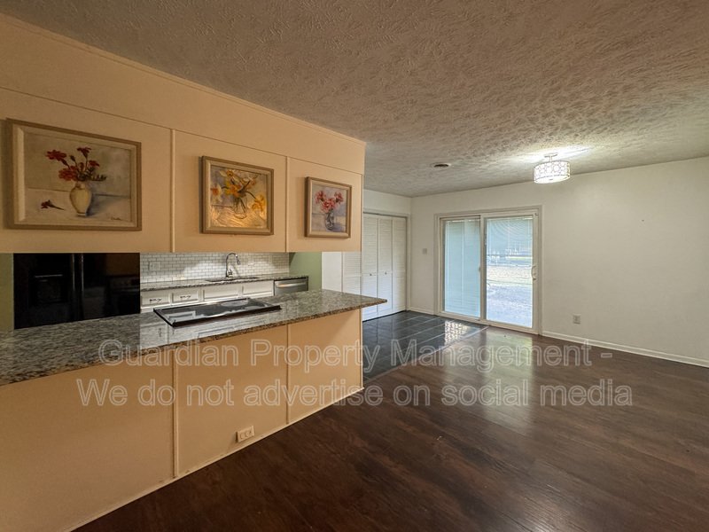 Spacious 3 Bed 2 Bath Ranch with Fenced Yard property image