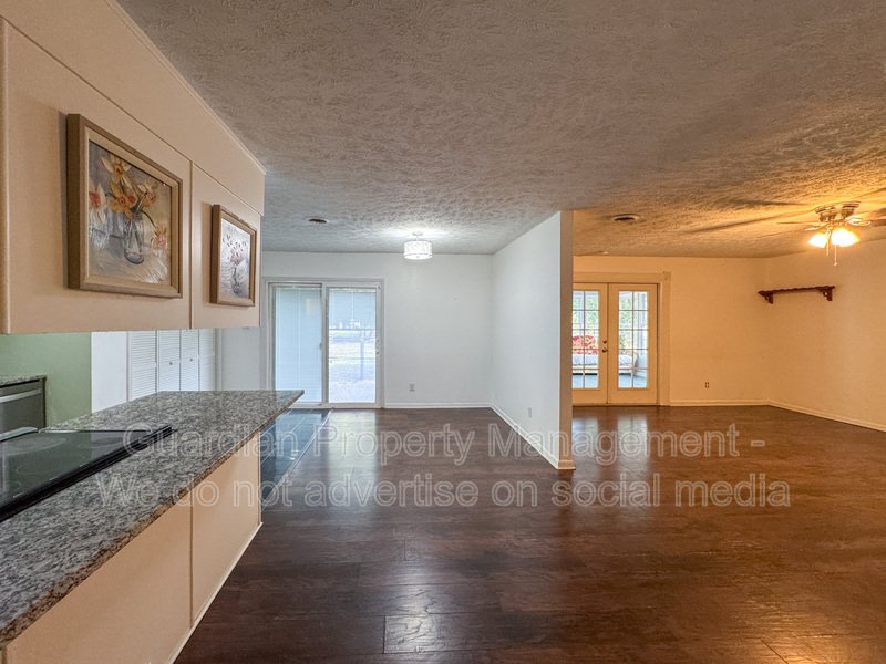 Spacious 3 Bed 2 Bath Ranch with Fenced Yard property image