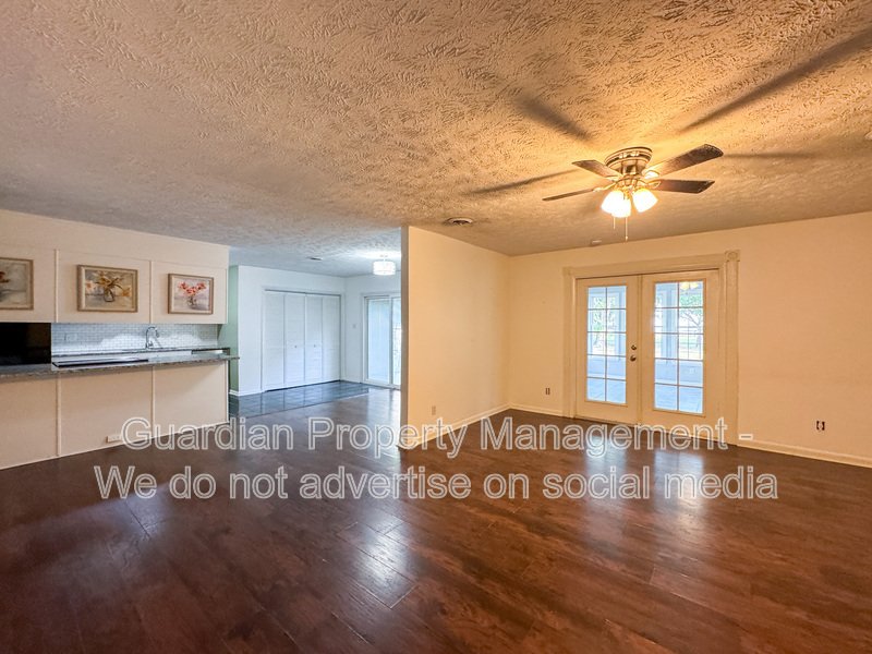 Spacious 3 Bed 2 Bath Ranch with Fenced Yard property image