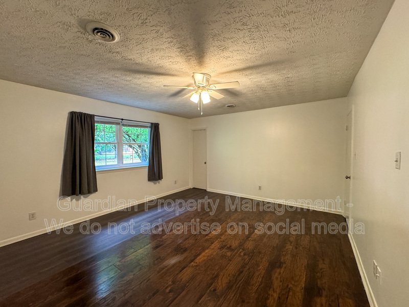 Spacious 3 Bed 2 Bath Ranch with Fenced Yard property image