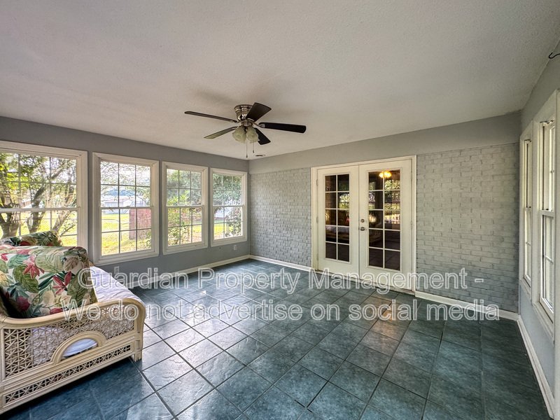 Spacious 3 Bed 2 Bath Ranch with Fenced Yard property image