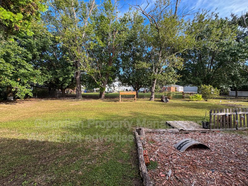 Spacious 3 Bed 2 Bath Ranch with Fenced Yard property image