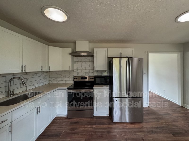 Charming 4 Bed 2 Bath Ranch in Fayetteville property image