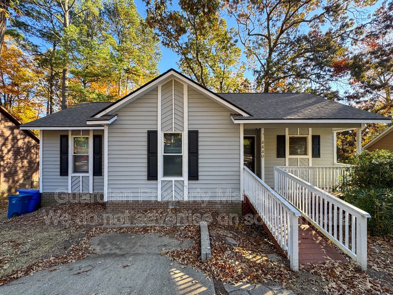 Charming 3 Bed, 2 Bath Tri-Level Home property image