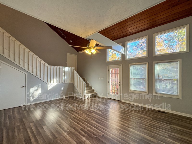 Charming 3 Bed, 2 Bath Tri-Level Home property image