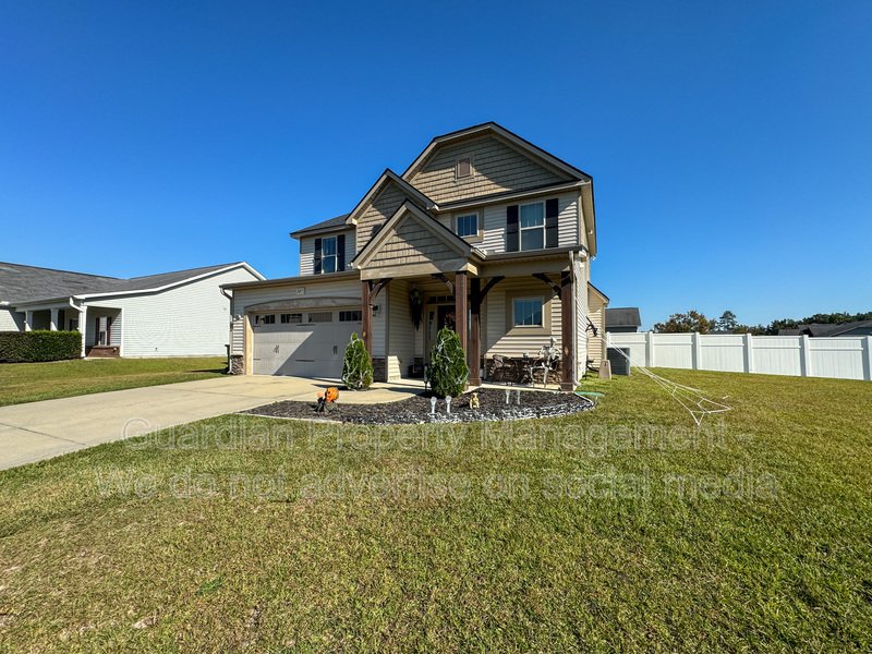 Beautifully Maintained 3 Bed 2.5 Bath Home in West Gate property image