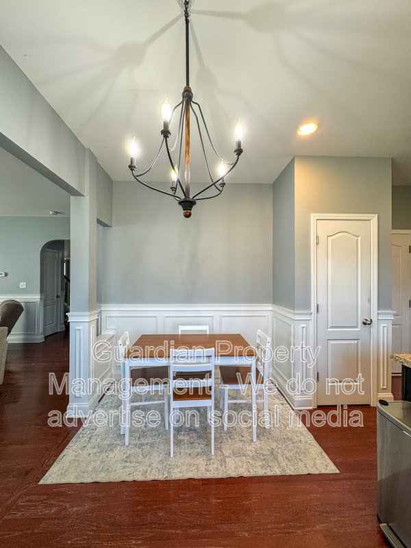 Beautifully Maintained 3 Bed 2.5 Bath Home in West Gate property image