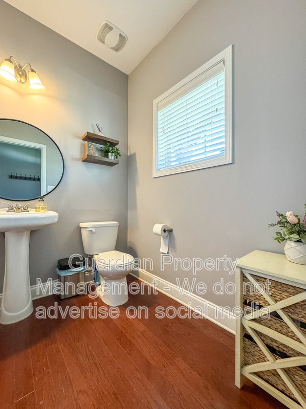 Beautifully Maintained 3 Bed 2.5 Bath Home in West Gate property image