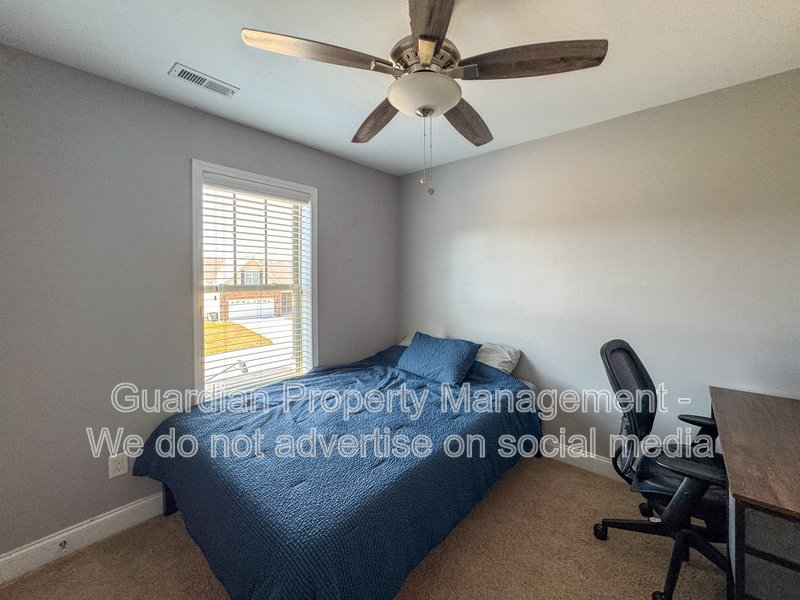 Beautifully Maintained 3 Bed 2.5 Bath Home in West Gate property image