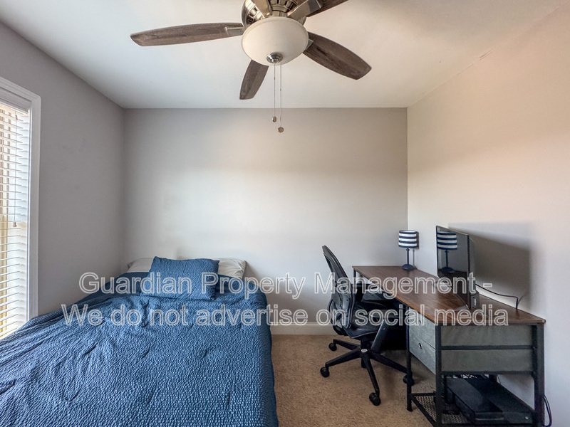 Beautifully Maintained 3 Bed 2.5 Bath Home in West Gate property image