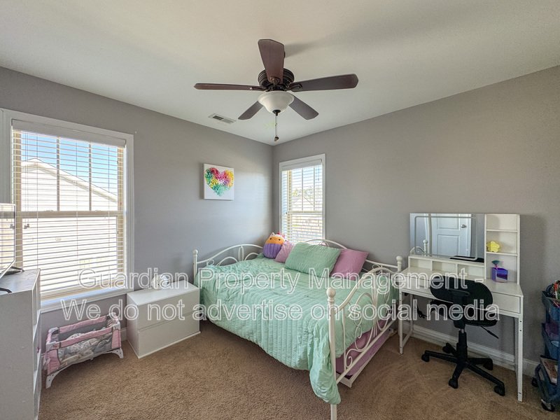Beautifully Maintained 3 Bed 2.5 Bath Home in West Gate property image
