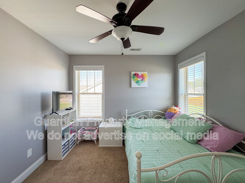 Beautifully Maintained 3 Bed 2.5 Bath Home in West Gate property image