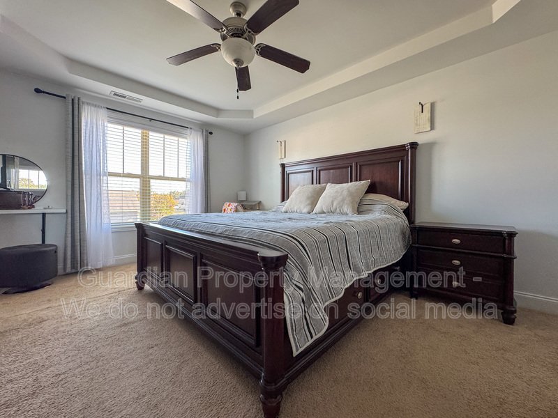 Beautifully Maintained 3 Bed 2.5 Bath Home in West Gate property image