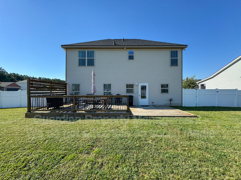 Beautifully Maintained 3 Bed 2.5 Bath Home in West Gate property image