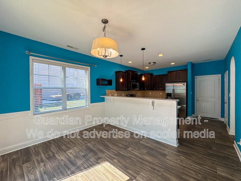 Lovely 3 Bed 2.5 Bath Home with Fenced Backyard property image