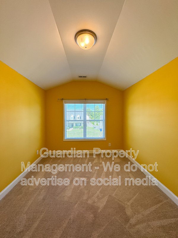 Lovely 3 Bed 2.5 Bath Home with Fenced Backyard property image