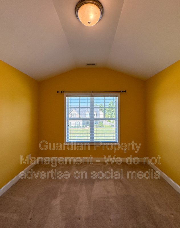 Lovely 3 Bed 2.5 Bath Home with Fenced Backyard property image