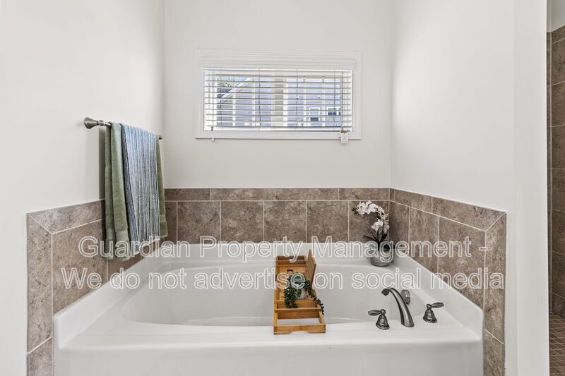 4 Bed 2.5 Bath Home in Jack Britt property image