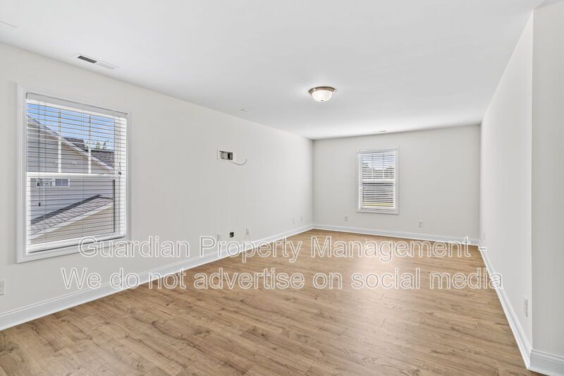 4 Bed 2.5 Bath Home in Jack Britt property image