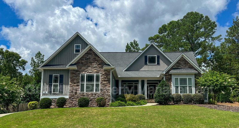 Gorgeous 4 Bed 2.5 Bath Home in Pinehurst property image