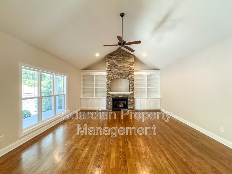 Gorgeous 4 Bed 2.5 Bath Home in Pinehurst property image