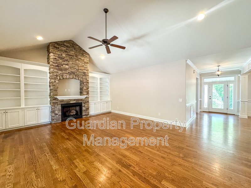 Gorgeous 4 Bed 2.5 Bath Home in Pinehurst property image