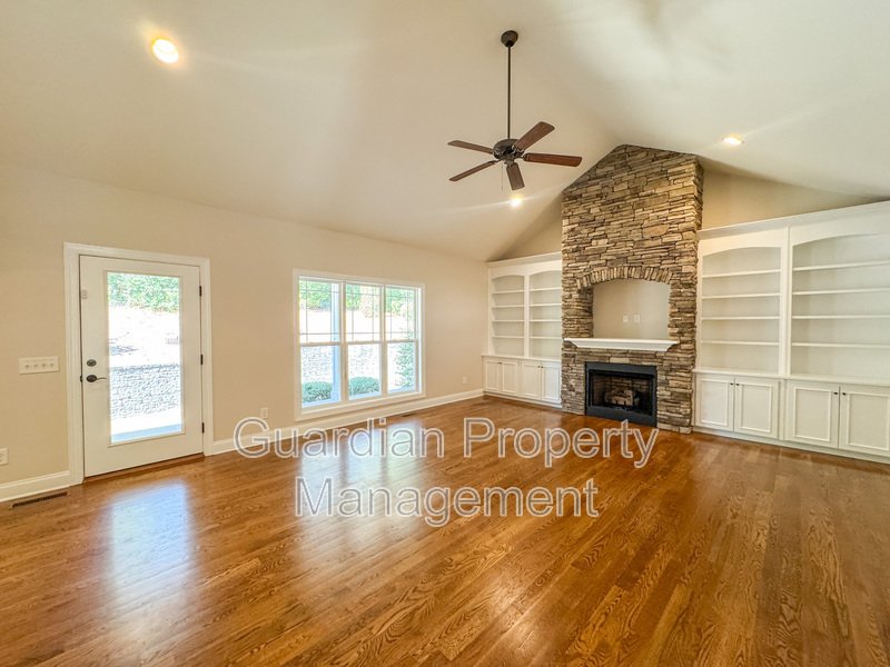 Gorgeous 4 Bed 2.5 Bath Home in Pinehurst property image